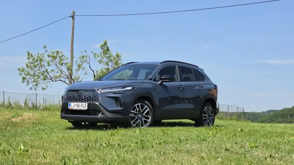 Toyota Corolla Cross 2.0 Hybrid Executive
