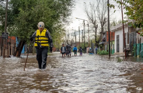 El Nino bo prinesel nadpovprečne temperature v večjem delu sveta in spremenil vzorce padavin, s čimer se bo povečalo tveganje za su&scaron;o in poplave v različnih regijah. 