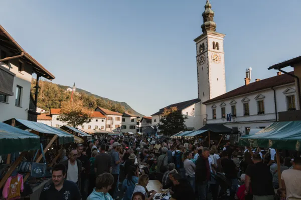 S &scaron;truklji, sirom in friko v Posočju zaokrožujejo poletno dogajanje