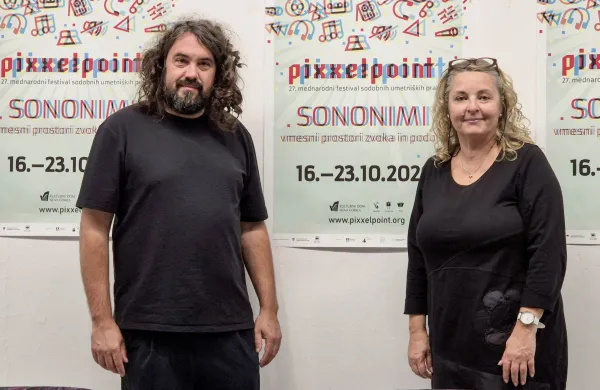Sononimi vabijo v vzporedne svetove glasov, podob in idej, ki sobivajo