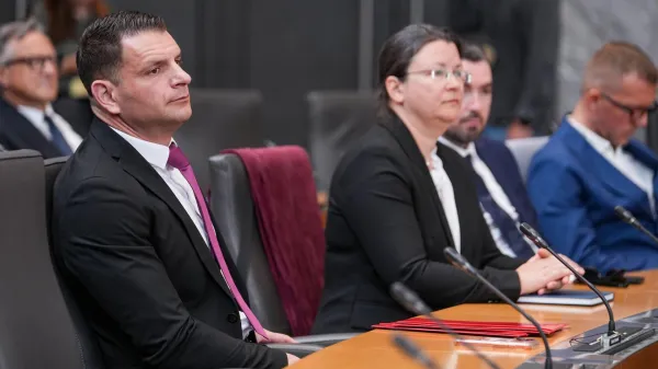 Poslanci Resnice na ustanovni seji državnega zbora pretekli petek