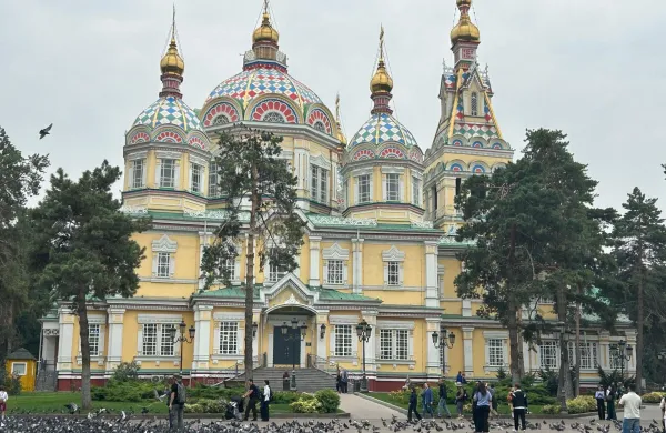 Zenkova katedrala v Panfilovem parku je brez po&scaron;kodb prestala silovit potres leta 1911.