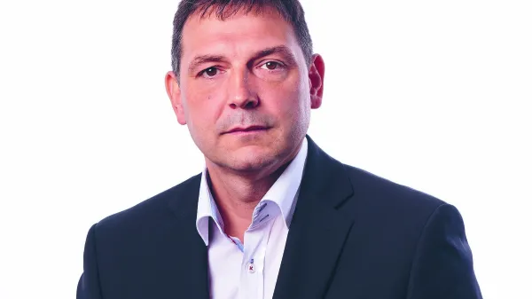 Župan Stegel odhaja, Valentinčič vložil kandidaturo