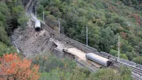 Tovorni vagoni so iztirili na vhodu na postajo Meja.