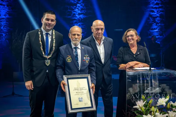 Med prejemniki občinskih plaket je bil tudi Benjamin Ličer, pilot in in&scaron;truktor letenja, ki že desetletja sodeluje v sistemu za&scaron;čite in re&scaron;evanja.