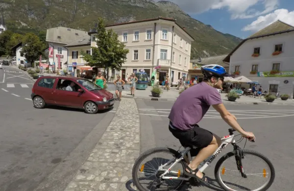 GoPro hero5 posocje od Solkan do Vrsic promet utrip voznja 2018 GoPro hero5 posocje od Solkan do Vrsic promet utrip voznja 2018 Bovec mesto turizem turisti