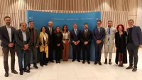 Udeleženci simpozija o Ioannisu Kapodistriasu, v sredini rektorica Univerze na Primorskem prof. dr. Klavdija Kutnar in gr&scaron;ki diplomat Athanasios Kotsionis