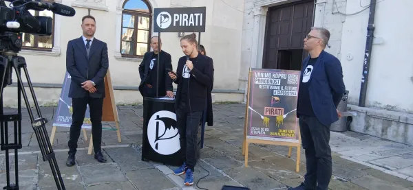 Pirati Obale in Krasa: Tiskovna konferenca Titov trg, 14.10.2026