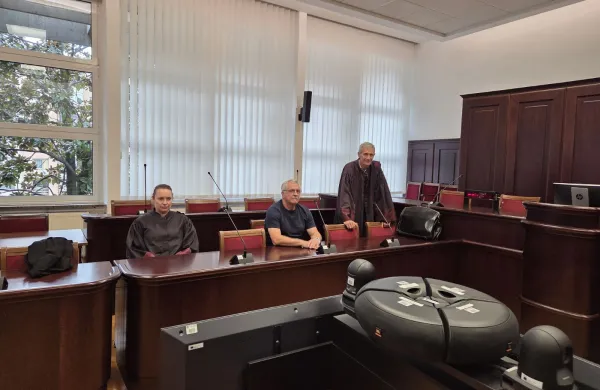 Franc Rojko, Valter Valenčič, Mojca &Scaron;trucl sodi&scaron;če nova gorica