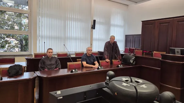 Franc Rojko, Valter Valenčič, Mojca &Scaron;trucl sodi&scaron;če nova gorica