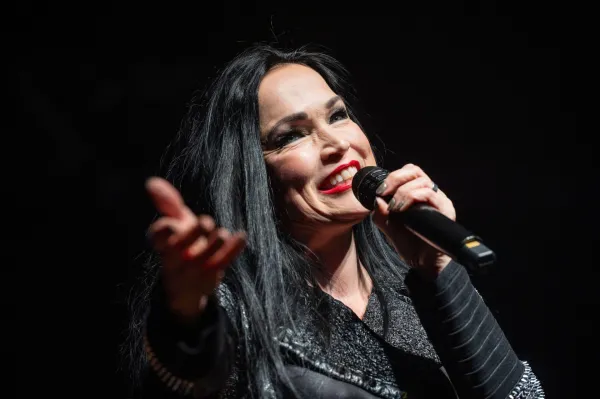 Tarja Turunen velja za pevko, s katero so Nightwish oblikovali prepoznaven spoj metala, orkestralnih aranžmajev in operne dramatike.