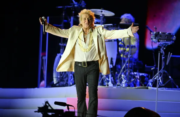 Rod Stewart se bo s koncertnih odrov poslovil tudi v na&scaron;i neposredni bližini.