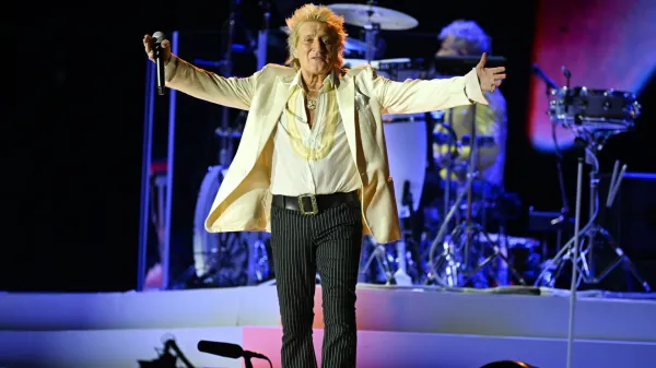 Rod Stewart se bo s koncertnih odrov poslovil tudi v na&scaron;i neposredni bližini.