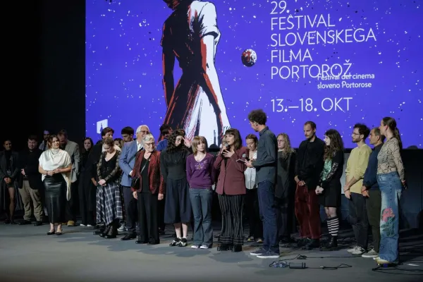 Ekipa filma Ida, ki je pela tako grdo, da so &scaron;e mrtvi vstali od mrtvih in zapeli z njo