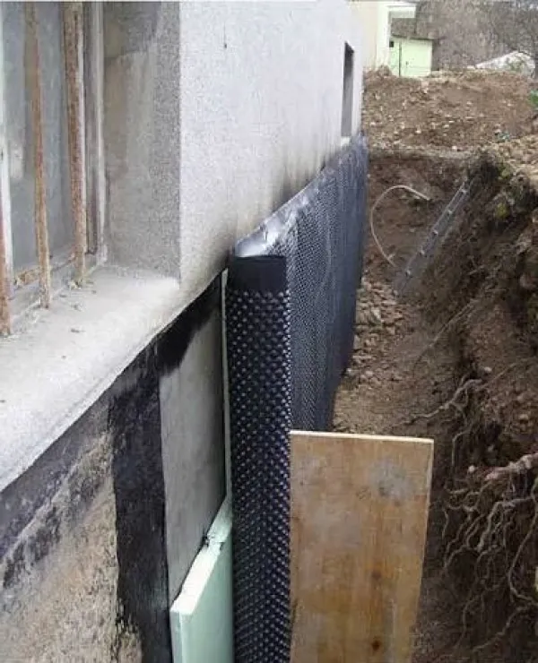 Toplotna izolacija večstanovanjskih stavb: od načrtovanja do izvedbe
