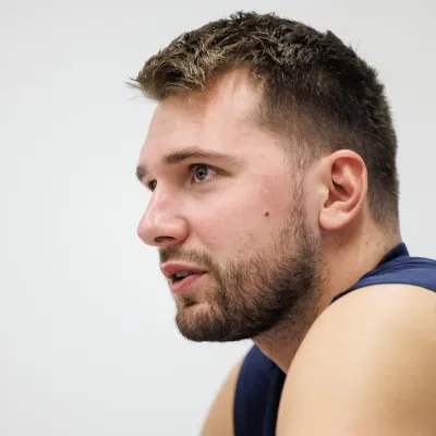 Ljubljana, dvorana Stozice.Novinarska konferenca slovenske kosarkarske reprezentance pred treningom v dvorani Stozice.Kosarkar Luka Doncic.