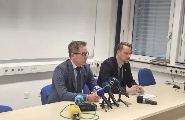 Črtomir Kuret, vodja oddelka za gospodarsko krimnaliteto v Sektorju kriminalistične policije na Policijski upravi Koper in dr. David Smolej, vodja oddelka za korupcijo v Upravi kriminalistične policije na Generalni policijski upravi.