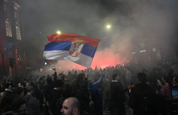 Veselje podpornikov &Scaron;tudentske liste na ulicah Beograda