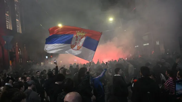 Veselje podpornikov &Scaron;tudentske liste na ulicah Beograda