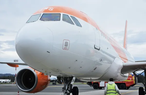 Brnik, Letalisce Ljubljana.Prihod letala letalske druzbe EasyJet na novo vzpostavljeni liniji Ljubljana-Edinburg.