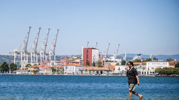 Koper.Soncen dan v Kopru.
