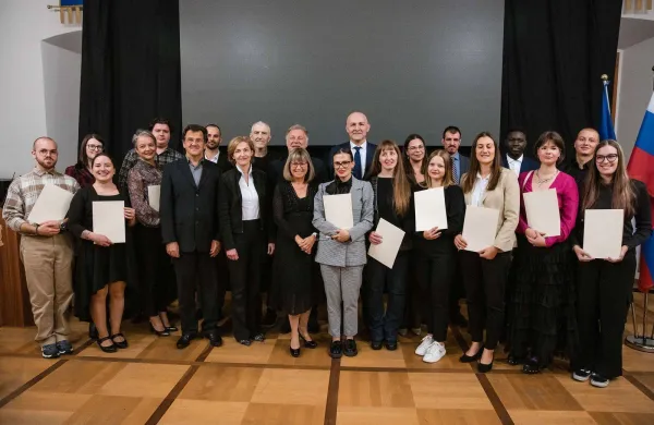 Na Univerzi v Novi Gorici 31. akademsko leto začeli s podelitvijo priznanj in nazivov