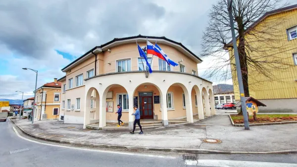 Pivsko Pivka Obcina obcinska stavba