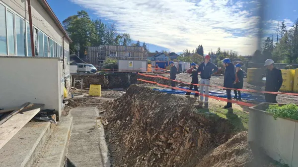 V Podgradu gradbeni stroji brnijo na več koncih