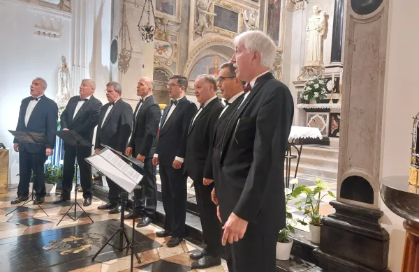 Gori&scaron;ki oktet Vrtnica je zaključil Franči&scaron;kov oktober na Kapeli
