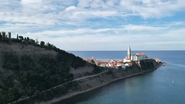 Pe&scaron;pot med Piranom in Fieso