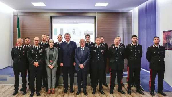 Tečajnike sta obiskala generalni konzul Kunstelj in prefekt Petronzi